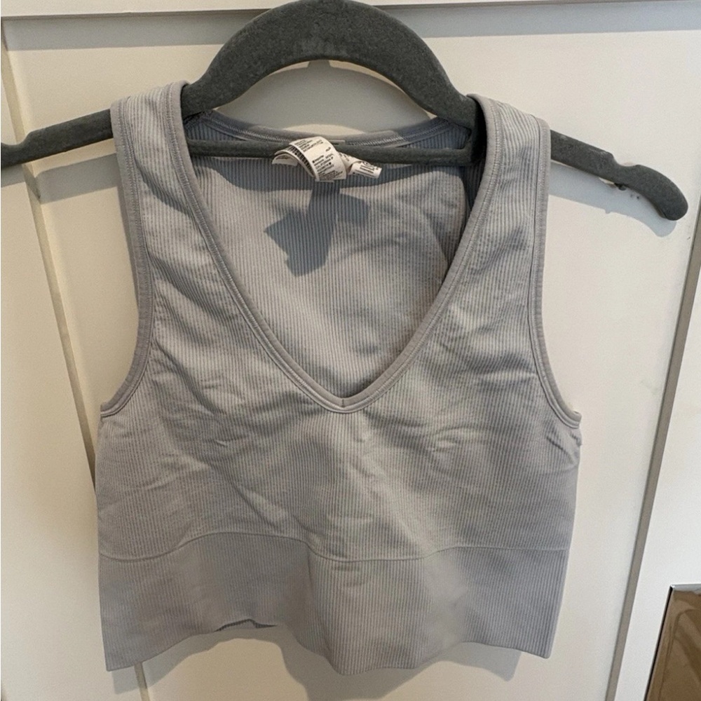 Gray Sleeveless cropped Top Athleta small -Med designer